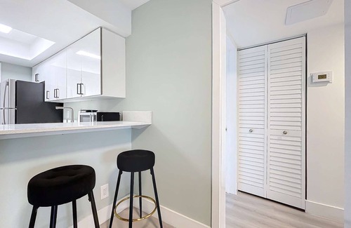 Lauderdale Harbours Condo | Cordova Arms by Rocketstay