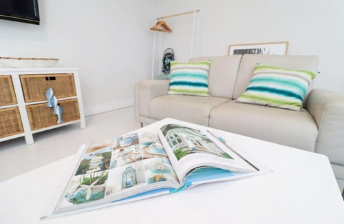 Cams Wharf Apartment | Corella Studio Apartment