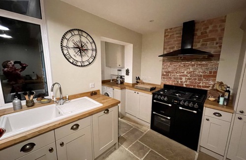 New Forest District Cottage | Cormorant Cottage - Stylish 2 bed, 2 bath Georgian cottage in Lymington