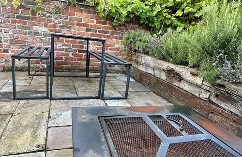 New Forest District Cottage | Cormorant Cottage - Stylish 2 bed, 2 bath Georgian cottage in Lymington