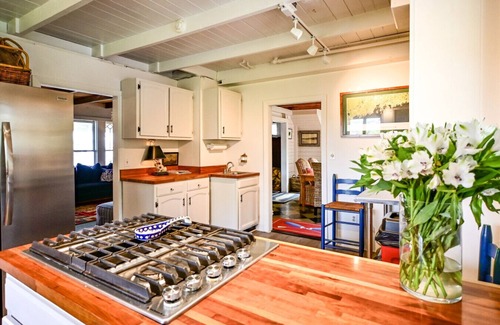 Bayville Cottage | Cornell Lane Cottage: Oceanfront Retreat with Private Dock & Stunning Linekin Bay Views