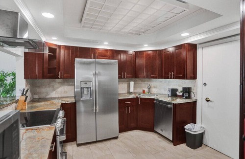 Mid Beach Apartment | Corner 2BR With Ocean View and Beach Access 820