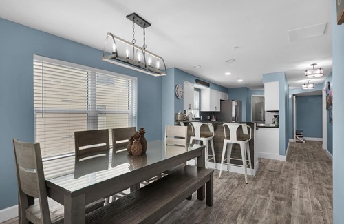 Fort Walton Beach Condo | ☀Corner Balcony~Beachfront ~ Complementary Beach Service~Pool~2BR The Palms 501🌅