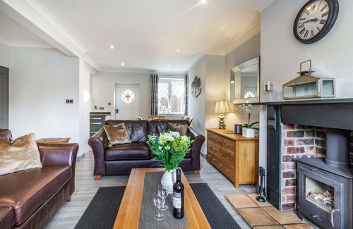 Bakewell Cottage | CORNER COTTAGE, pet friendly, with open fire in Bakewell
