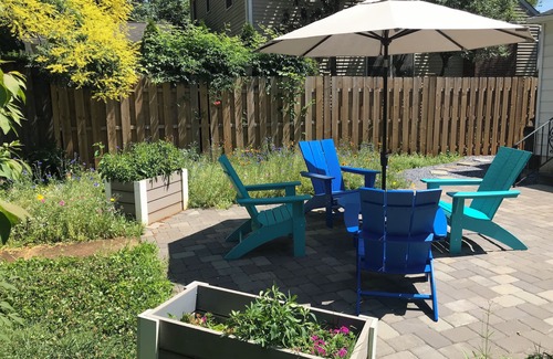 West Annapolis Cottage | Corner lot, walk to stadium, USNA, downtown, cafes, shops, free street parking,