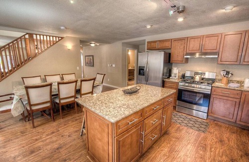 Tahoe Island House | Corner Pocket Chalet - 5 Bedrooms, Pool Table