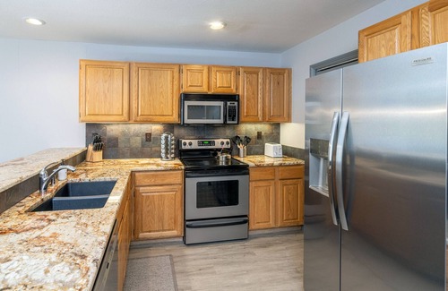 Telluride Condo | Corner Unit, Valley Views! Pool, Hot Tub, Ski In/Out