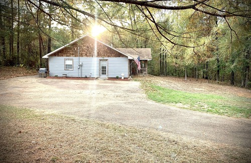 Lincoln Parish Cabin | CornerStone Cabin sleeps 6 secluded on 28 acres