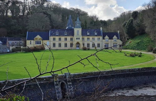 Gerrans House | Cornish Cottage with large enclosed garden, close to Beaches
