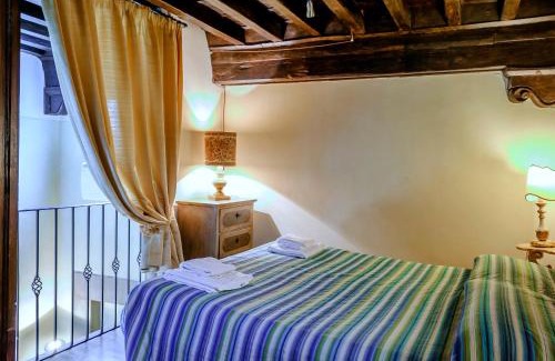 Duomo Apartment | Corno Florentine Apartment by 360Rentals