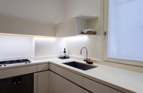 Rione V Ponte Apartment | Coronari Navona luxury 1 bedroom 2 bathrooms