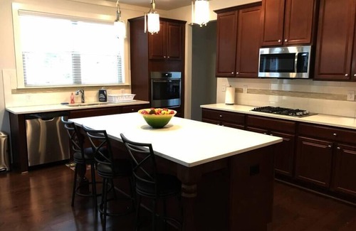 Lawrenceville House | Corp. Rental/Com. Pool/Tennis/5 BD/Sleeps 11