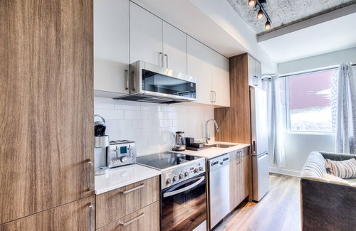 Shaughnessy Village Apartment | Corporate /business stay in MTL