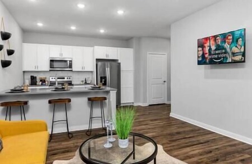 Madison Apartment | Corporate Oasis-discounts for long stays!