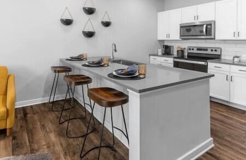 Madison Apartment | Corporate Oasis-discounts for long stays!