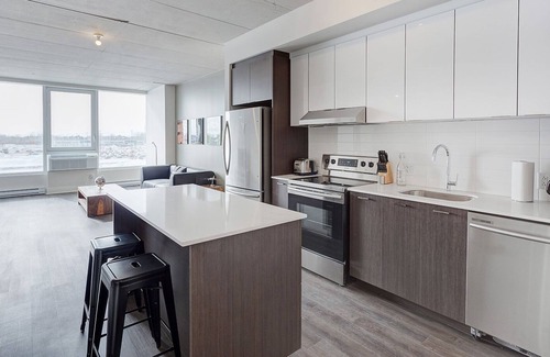 Laval Apartment | Corporate Stays | L'Equinoxe | Spacious 1BR