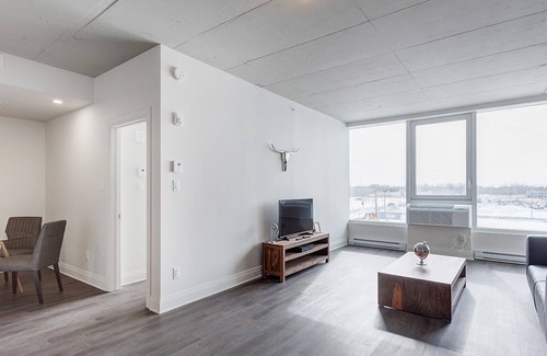 Laval Apartment | Corporate Stays | L'Equinoxe | Spacious 1BR