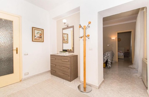 Historic Centre Apartment | Corso Vittorio & Parco del Valentino Bright Flat