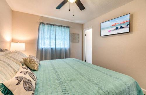 Bradenton Apartment | Cortez Gardens Cottage 15, Renovated and close to Beach, 3-Bed, 2-Bath 10 People