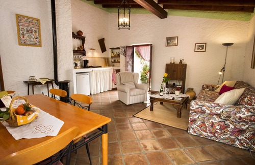 El Borge House | Cortijo Lagar de Luisa. "SAFE". Beautiful, quiet & green. A/C. Pool.Beach22 Km.