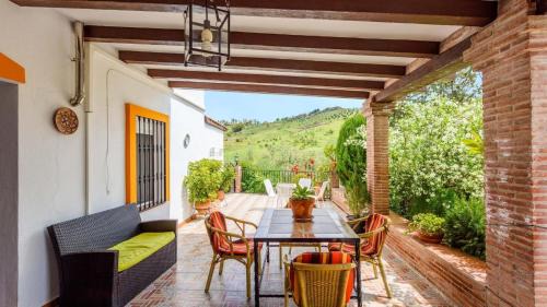 Alozaina Villa | Cortijo los Valles Alozaina by Ruralidays