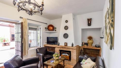 Alozaina Villa | Cortijo los Valles Alozaina by Ruralidays