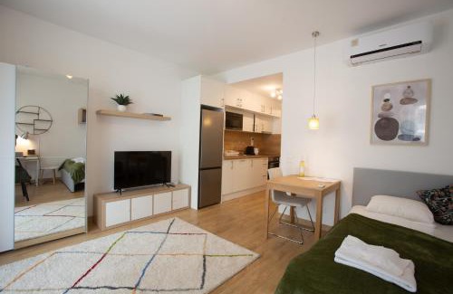 Corvin negyed Apartment | Corvin Cozy in the City Center