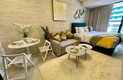 Jumeirah Lake Towers Apartment | Cosmos Living Sleek and Stylish GCV2
