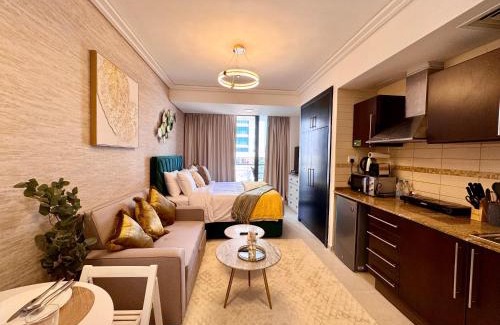 Jumeirah Lake Towers Apartment | Cosmos Living Sleek and Stylish GCV2
