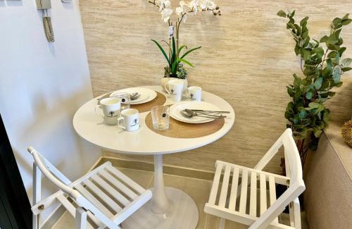 Jumeirah Lake Towers Apartment | Cosmos Living Sleek and Stylish GCV2