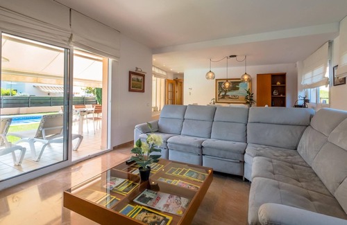 Viladamat Villa | Costabravaforrent Ventalló