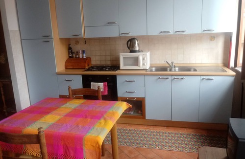 Livorno Apartment | COSY 1/2 mile to sea