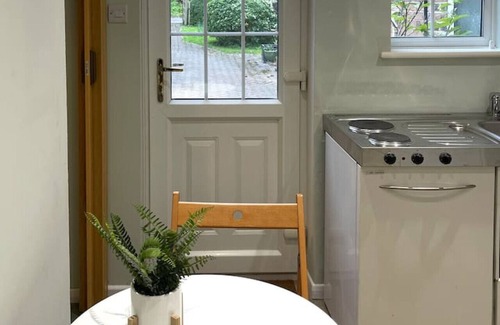 Cambridge House | Cosy 1 Bed Annex Opposite Addenbrookes Hospital