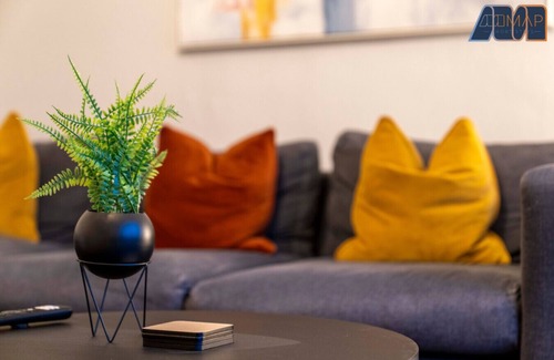 Whitburn House | Cosy 2-Bed House | Easy Edinburgh Access | Sleeps 4