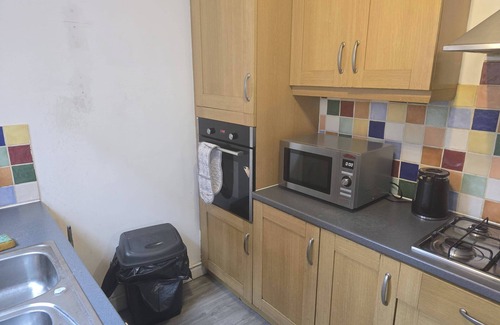 Welford House | Cosy 2-Bed House - Sleeps 4, Garden & Pet-Friendly