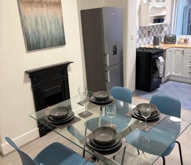 Wolverhampton House | Cosy 2-bed NR New Cross Hospital