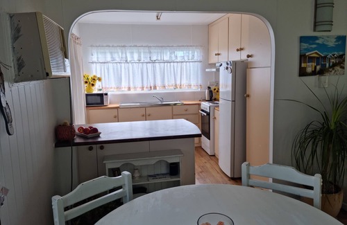 Pillar Valley Cabin | Cosy 2 bedroom cabin, with private fully fenced yard and alfresco area.
