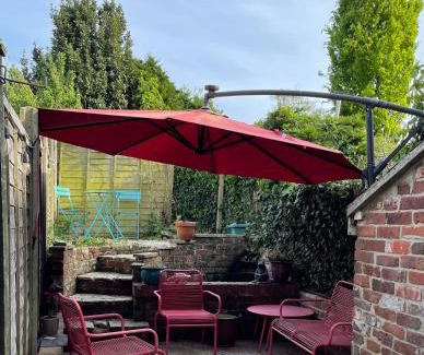 Newport House | Cosy 2 bedroom Victorian cottage, Newport, Isle of Wight
