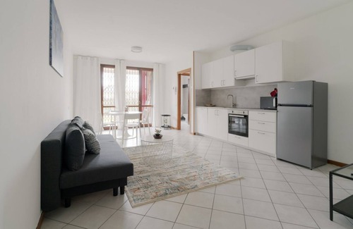 Bruzzano Apartment | Cosy 60sqm flat with a private garden of 8sqm that can accommodate up to 4 people, located on the ground floor of a building with lift.The flat is only 500m from the Parco Nord, the largest green area in Milan!At 500m there is also the ‘Bruzzano-Parco