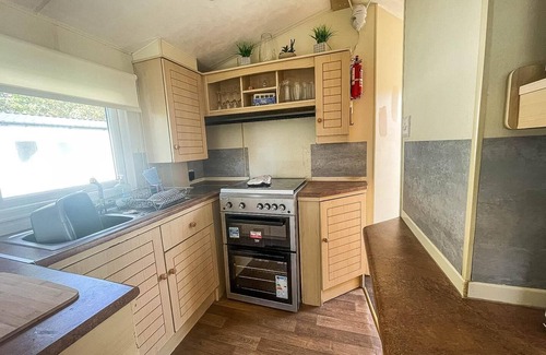 Skegness House | Cosy 8 berth caravan near to Skegness at Southview Holiday Park ref 33057F