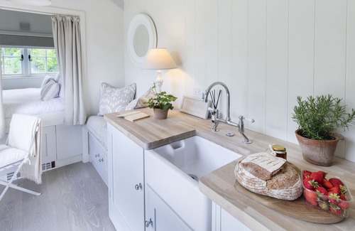 Stanhoe Cabin | Cosy and luxurious, Hidden Hut is beautifully finished with opulent touches and has uninterrupted vi