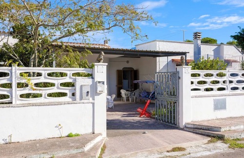 Torre Specchia Ruggeri Apartment | Cosy apartment for 4 guests with WIFI, TV, pets allowed and parking, close to Otranto