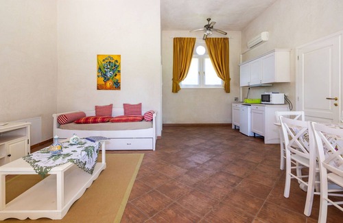 Strassoldo Apartment | Cosy apartment for 4 people with WIFI, A/C, TV, terrace and pets allowed
