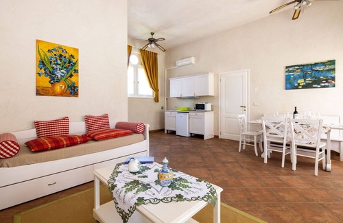 Strassoldo Apartment | Cosy apartment for 4 people with WIFI, A/C, TV, terrace and pets allowed