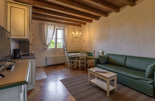 Strassoldo Apartment | Cosy apartment for 6 guests with WIFI, A/C and TV
