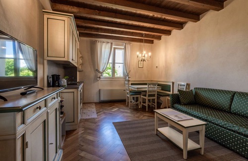 Strassoldo Apartment | Cosy apartment for 6 guests with WIFI, A/C and TV