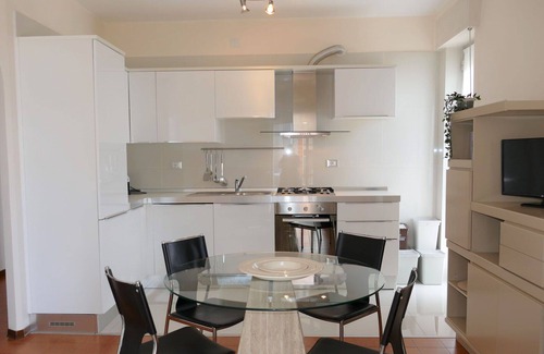 Santo Stefano al Mare Apartment | Cosy apartment for 4 guests with WIFI and balcony