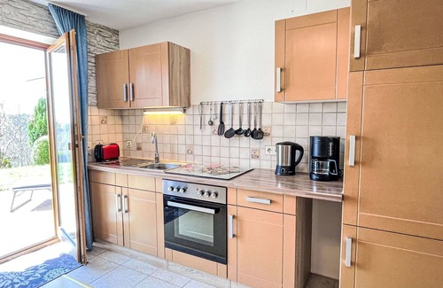 Uehlingen-Birkendorf Apartment | Cosy apartment for 3 guests with WIFI, TV, terrace and parking