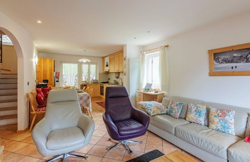 Canazei Apartment | Cosy apartment for 6 people with TV, balcony and parking