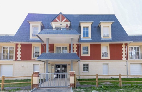 Benerville-sur-Mer Apartment | Cosy apartment for 5 people with WIFI, TV and terrace